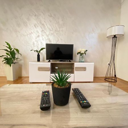 Apartman A&M Tivat Eksteriør bilde
