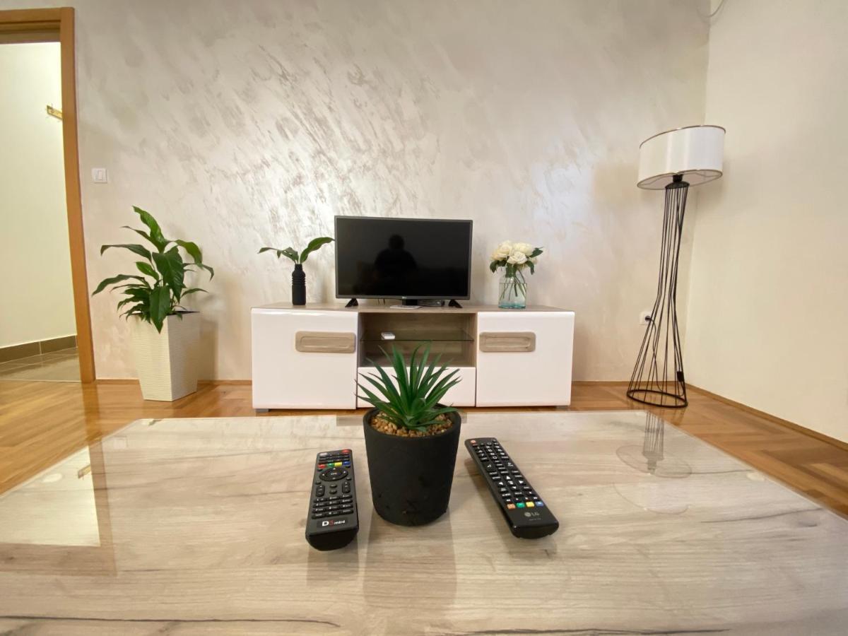 Apartman A&M Tivat Eksteriør bilde